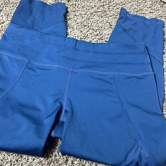 Athleta Mesh Sonar Capri Blue Athletic Crop Leggings Size Small - Picture 8 of 10